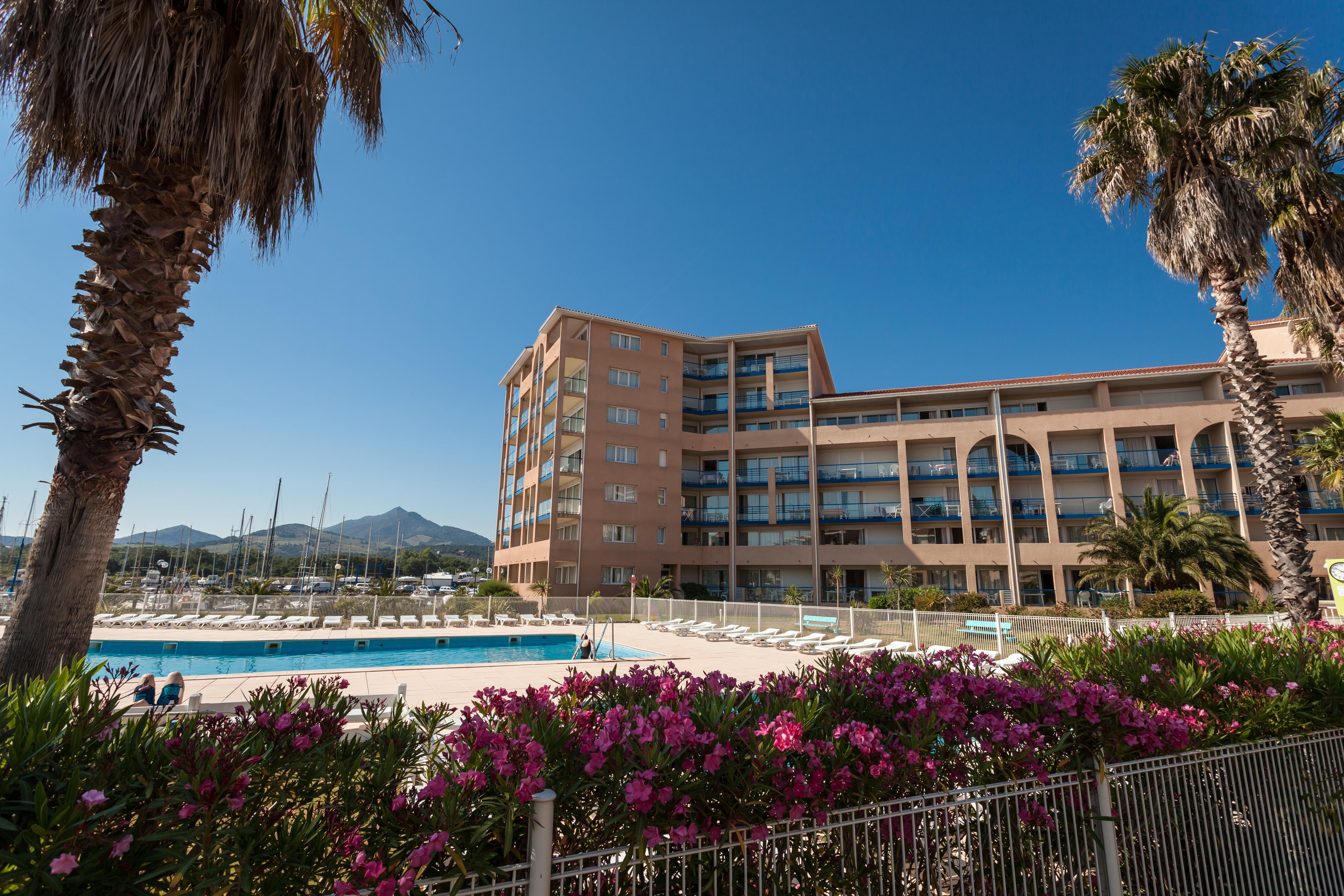 Appart Hotel Mer & Golf Port Argeles ภายนอก รูปภาพ